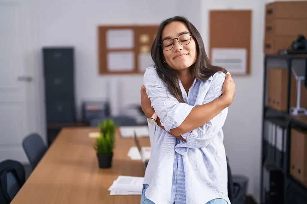 Las creencias potenciadoras te ayudan a afrontar las crisis y a crecer personalmente.