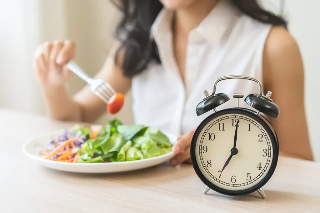 ¿Qué es el ayuno intermitente?: es una opción al régimen alimenticio.