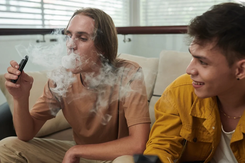 Los daños físicos de los vapeadores implican enfermedades respiratorias.

