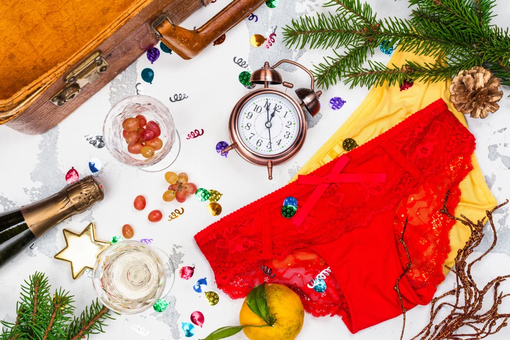 Desde ropa interior de colores, sacar la maleta y comer lentejas, los rituales son diversos en Año Nuevo 2025.