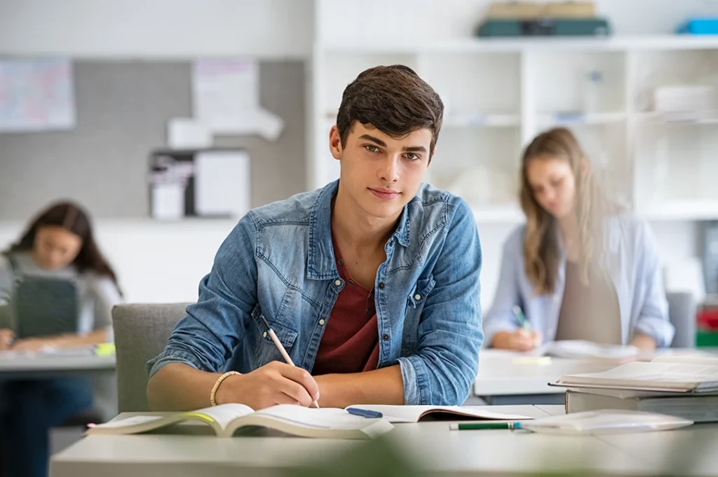 Realiza la versión corta del test para saber qué estudiar en Humanitas.
