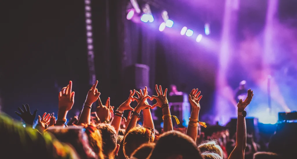 Público de Bad Bunny en México como expresión de consumo cultural aspiracional.