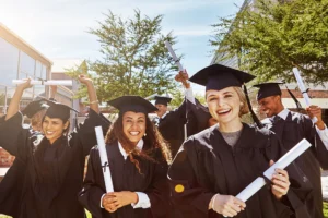 Descubre las diferencias entre pregrado y posgrado.