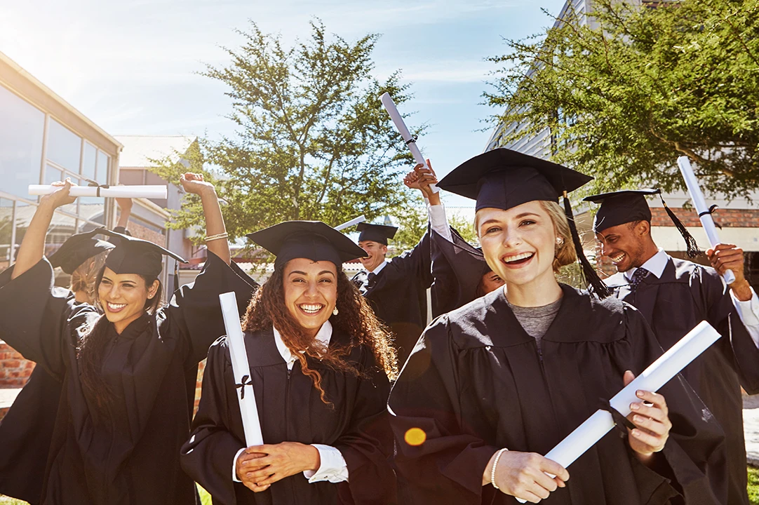 Descubre las diferencias entre pregrado y posgrado.