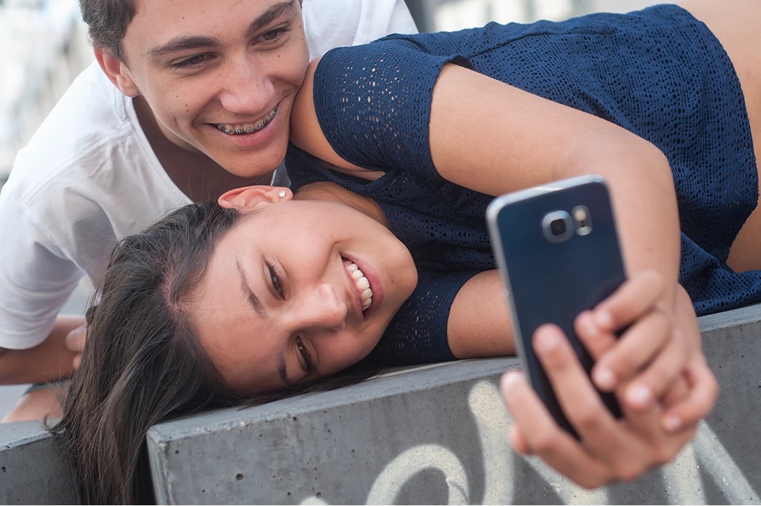 Cómo ligar en 2026 ha evolucionado: no sólo en las apps de citas, sino en las prioridades entre generaciones; nuevas dinámicas de relación y formas alternativas de vínculos.
