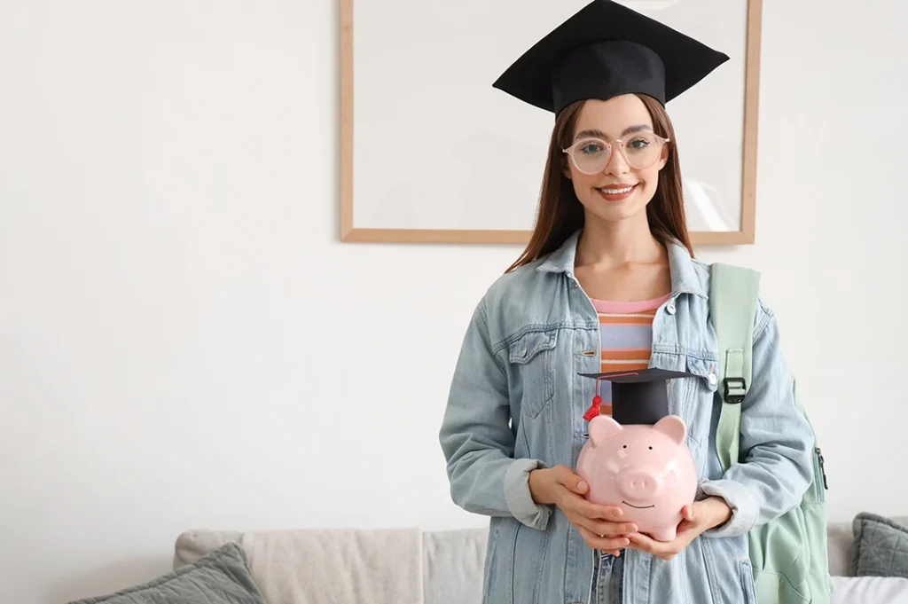  Los estudiantes universitarios tienen diversas opciones de financiamiento.