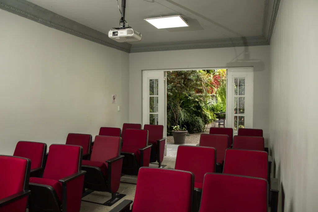Cuando eliges el modelo escolarizado de Universidad Humanitas, tienes acceso a instalaciones únicas y de lujo.